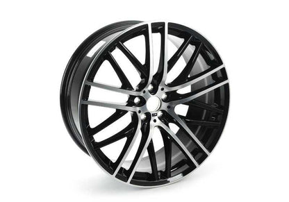 Pneus BMW M Double Radio 650 BMW OEM 36116867341 para BMW G32, G11, G12. Esportes e design forjado, compatíveis com o módulo RDC. Inclui parafusos e tampa central. BMW original.