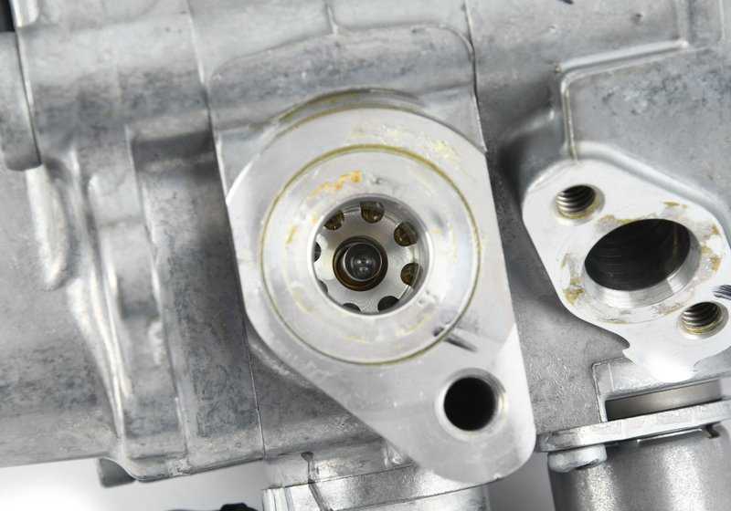 Bomba de vacío dirección asistida OEM 32416796721 para BMW F01, F02. Original BMW.
