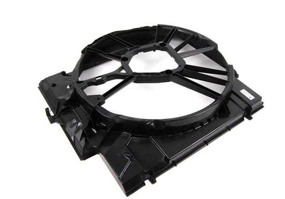 Carcasa del ventilador OEM 17427544803 para BMW E82, E88, E90, E91, E92, E93, E84, E89. Repuesto original BMW.