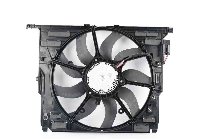 Fancalo of Fan avec BMW Fan Series 5 F07, F10, F11, F18 Series 6 F06, F12, F13 Series 7 F01, F02 (OEM 17427647652). BMW d'origine.
