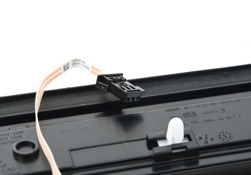 Soglia della porta illuminata OEM 51478061056 per BMW G30, G31, G38. BMW originale.