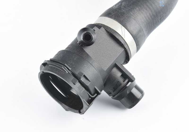 Manguera de refrigerante OEM 17127639559 para BMW F30 ActiveHybrid 3 (modelos 3F01, 3F02). Compatible con motores N55. Original BMW.