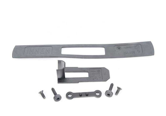 Embellecedor derecho para reposacabezas OEM 52108255356 para BMW E46. Original BMW.