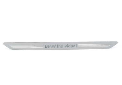 Embellecedor entrada puerta delantera OEM 51478059064 para BMW X5 F15 y BMW X6 F16. Pieza original BMW.