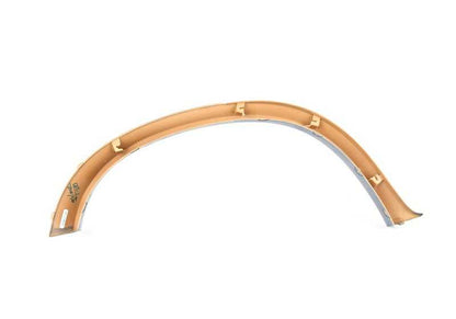 Embellecedor original M para paso de rueda trasero izquierdo imprimado OEM 51777206867 para BMW X5 E70. Pieza original BMW.