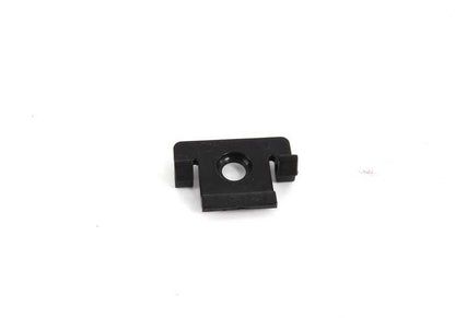 Soporte de fijación OEM 51717018997 para BMW E65, E66. Original BMW.
