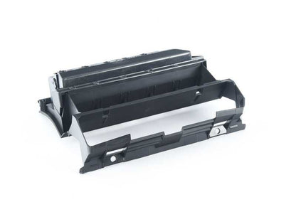 Soporte delantero OEM 51168230901 para BMW E46. Pieza original BMW. Compatible con todos los modelos BMW Serie 3 E46. Repuesto ideal para estructuras frontales del vehículo.