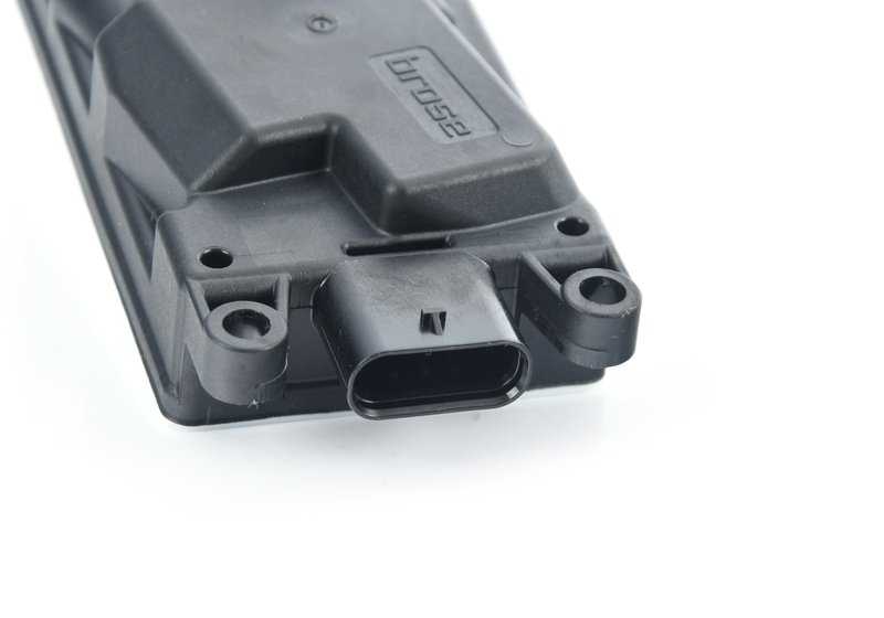 Regulación activa de aire superior OEM 51747493167 para BMW G01, G02. Original BMW.