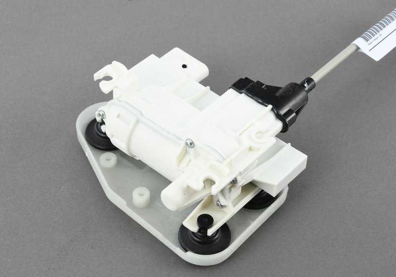 Front Left Automatic Closing Assist for BMW X5 F15, F85, X6 F16, F86, F96, G06 (OEM 51207419839). Original BMW.