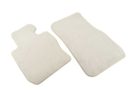 Juego de alfombrillas de terciopelo OEM 51477426319 para BMW F30, F30N, F31, F31N, F35, F35N. Color oyster, delanteras y traseras, resistentes al agua y a la suciedad. Original BMW.