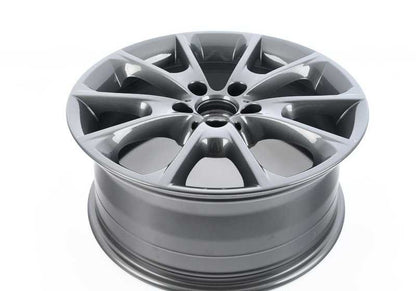 Llanta original BMW 18" V-Spoke 398 Orbitgrey OEM 36116874819 para BMW F30, F30N, F31, F31N, F32, F32N, F33, F33N, F36, F36N. Ideal como repuesto o para mejorar el diseño. Original BMW.