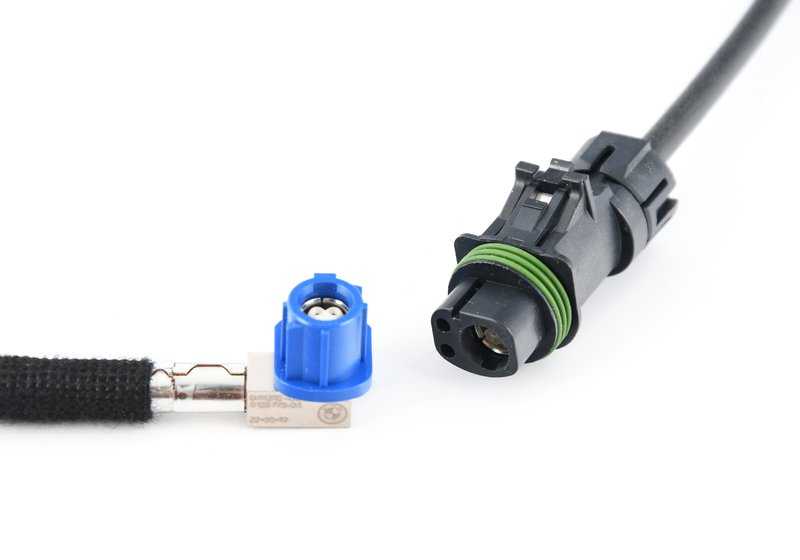 Rear View Camera Connection Cable for BMW 1 Series F20, F21, 2 Series F22, F87, 3 Series F80, 4 Series F82, F83 (OEM 61129389656). Original BMW