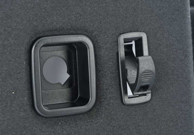 Panel lateral derecho maletero OEM 51477452458 para BMW X3 F97, F97N, G01, G01N, G08, G08E, G08F, G08N. Original BMW.