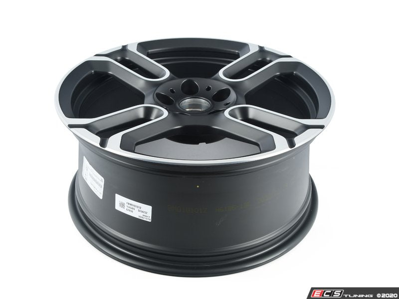 Cerchio in lega 18" 8J ET39 JCW GP Spoke 590 antracite opaco metallizzato OEM 36116883943 per MINI F56 JCW, JCW GP... e altro. MINI originale.