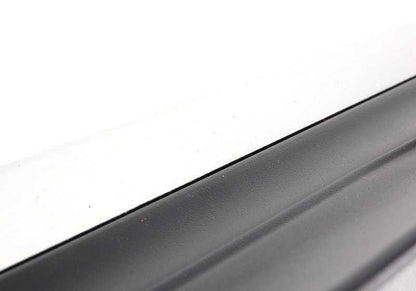 Embellecedor entrada puerta izquierda OEM 51477891927 para BMW E46 M3 (BL91, BL92, BR91, BR92). Compatible con modelos de 2000 a 2006. Original BMW.