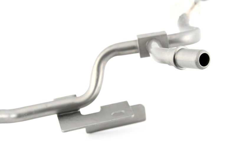 Tubo de retorno para BMW Série 5 E60, E60N, E61, E61N, Série 6 E63, E63N, E64, E64N (OEM 32416774465). BMW originais.