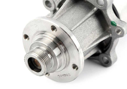Bomba de agua mecánica OEM 11510004135 para BMW E34 y E36. Pieza original BMW.