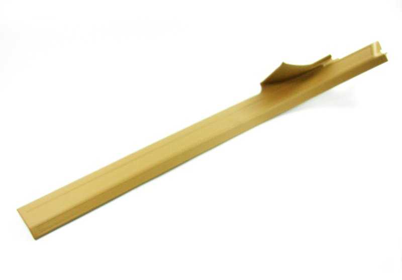 Embellecedor de estribo trasero izquierdo en color beige OEM 51478174537 para BMW Serie 7 E38. Original BMW.