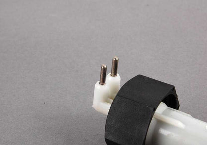Interruptor de nivel del radiador para BMW Serie 3 E30, E36, Serie 5 E34 (OEM 61311384739). Original BMW
