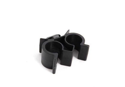 Supporto per tubo del tubo OEM 13531435602 per BMW E38. BMW originale.