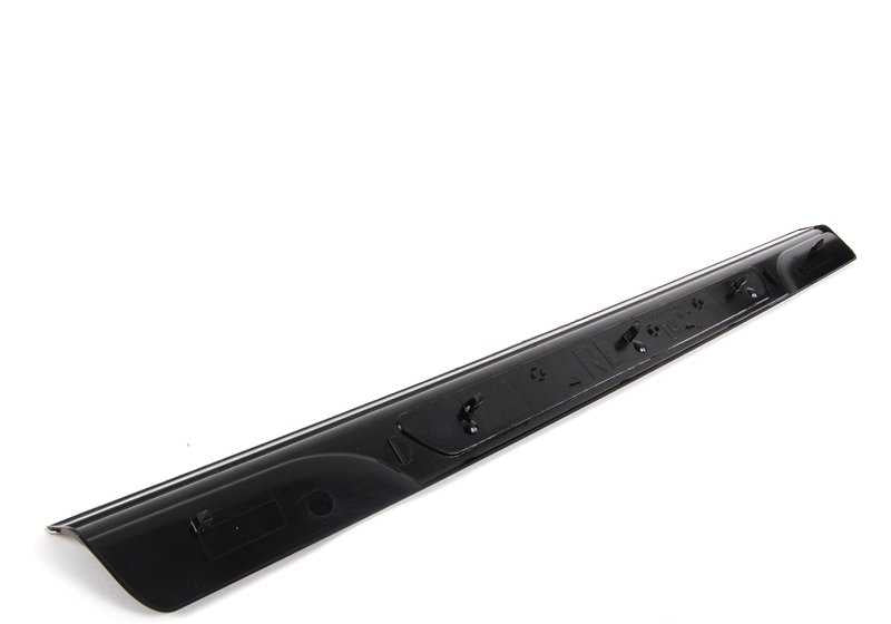 Embellecedor de entrada derecho para BMW E46 (OEM 51477891928). Original BMW.
