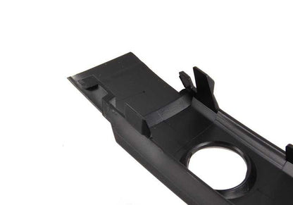 Rumper traseiro de moldagem central com sensor PDC OEM 51127030606 para BMW E46. BMW original.
