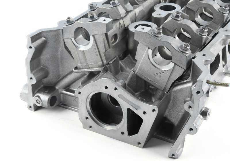 Culata de motor con árboles de levas OEM 11121739980 para BMW E36. Repuesto original BMW.