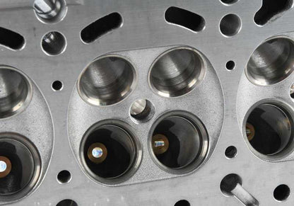 Culata de motor con árboles de levas OEM 11121739980 para BMW E36. Repuesto original BMW.