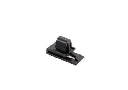 Clip fijación OEM 51132754667 para MINI R55, R56, R57, R58, R59. Sujeta molduras y embellecedores. Original MINI.