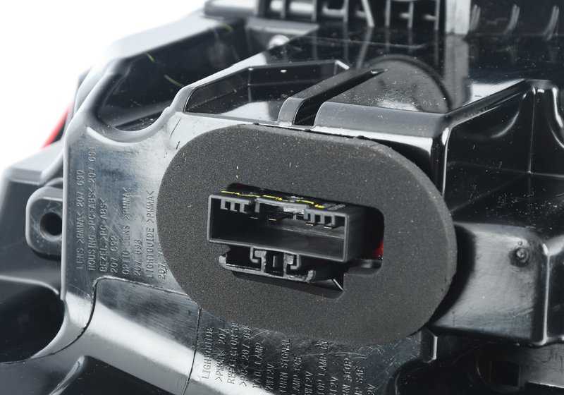 Piloto trasero derecho OEM 63219853374 para BMW G01, F97. Original BMW.