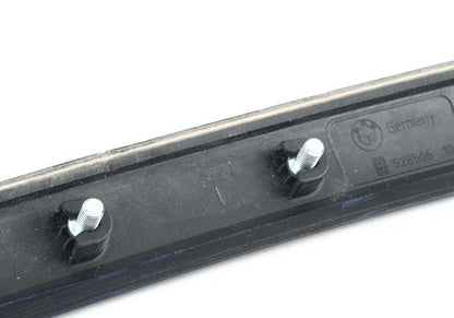 Embellecedor puerta delantera izquierda OEM 51417258139 para BMW E90, E91. Original BMW.
