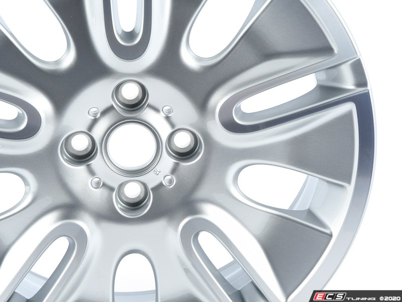 Jante de liga leve 7Jx17 ET48 prata OEM 36116789797 para MINI R56, R56 LCI, Clubman R55, R55 LCI, Cabrio R57, R57 LCI, Coupé R58, Roadster R59. MINI originais.