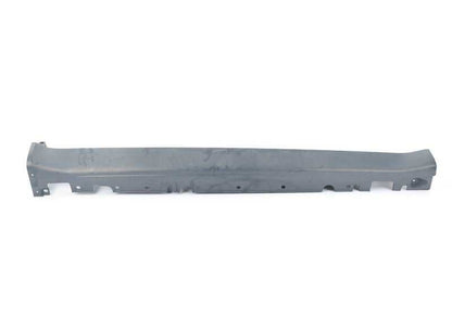 Cubierta embellecedora lateral derecha imprimada OEM 51778037290 para BMW E70. Original BMW.