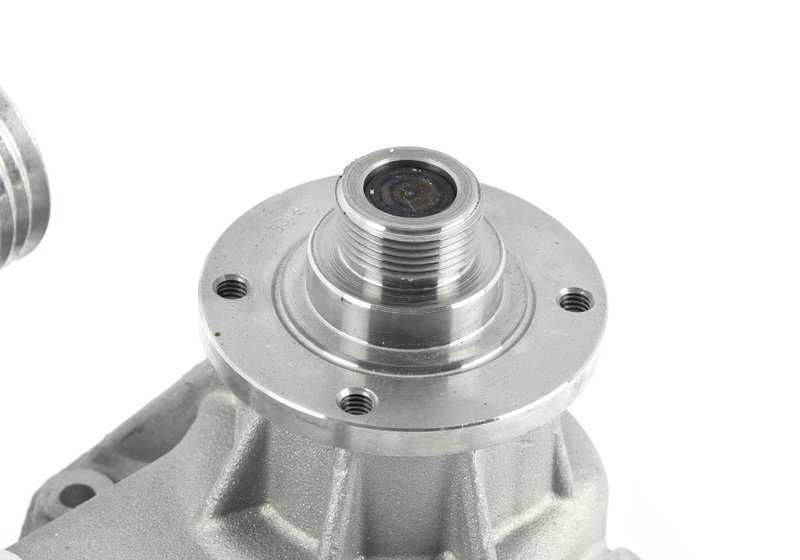 Bomba de agua OEM 11510004161 para BMW E32. Original BMW.