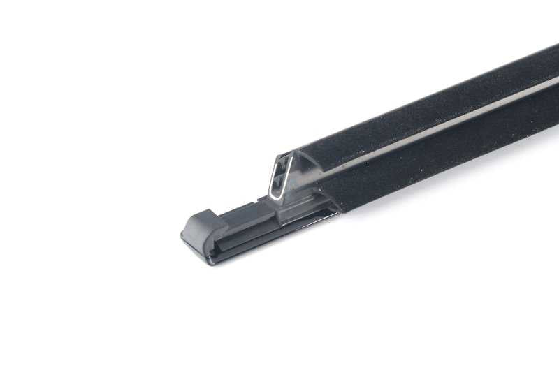 Embellecedor exterior derecho puerta trasera OEM 51357220192 para BMW E91 y E91N. Acabado negro brillo. Original BMW.