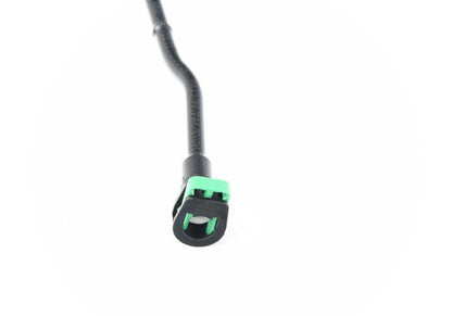 Tubo de combustible delantero trasero OEM 16127351668 para BMW F30, F31, F32, F33, F36 (318i B38). Original BMW.