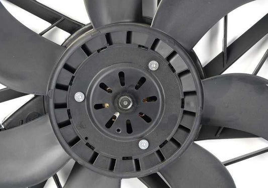 Ventilador con soporte (600W) OEM 17427593847 para BMW F25 y F26. Pieza original BMW. Ideal para resolver problemas de sobrecalentamiento o fallo del ventilador del motor.