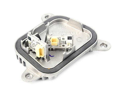 Módulo LED luz diurna derecha OEM 63117493236 para BMW F34. Pieza original BMW.