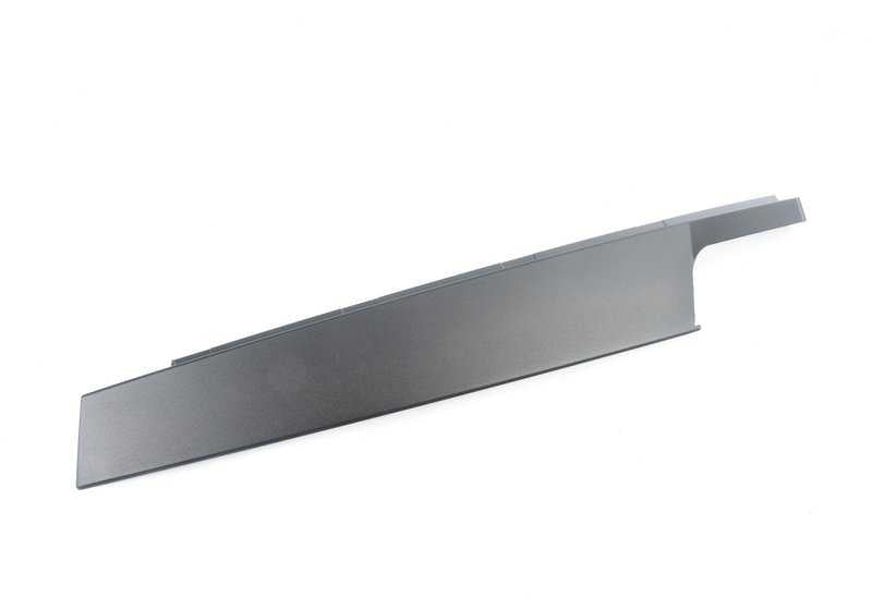 Embellecedor pilar B puerta delantera derecha OEM 51337258310 para BMW F30, F31, F80. Original BMW.