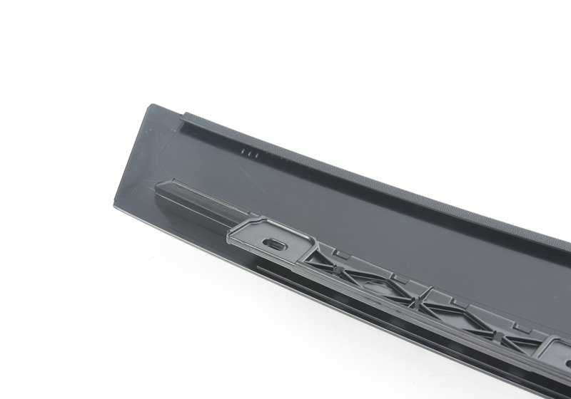 Embellecedor pilar B puerta delantera derecha OEM 51337258310 para BMW F30, F31, F80. Original BMW.
