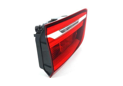Piloto trasero izquierdo del portón OEM 63217350695 para BMW F48. Original BMW.