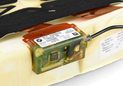 OEM 52109144001 Sede di base destro per BMW Z4 E85 ed E86 (2.5i, 3.0i, 3.0SI, M3.2). Compatibile con modelli manuali e automatici. BMW originale.