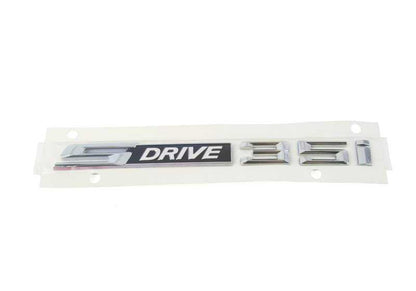 Emblema "sDrive" OEM 51147221375 para BMW E89 Z4. Original BMW.