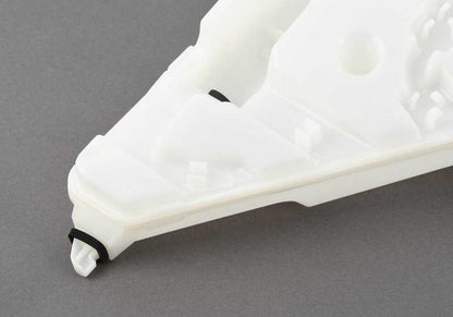 Depósito de agua del limpiaparabrisas OEM 61667377162 para BMW F16. Original BMW.