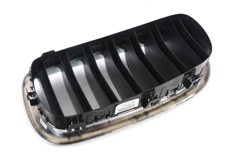 Rejilla decorativa delantera derecha OEM 51137474406 para BMW X5 F15 xDrive40e (03/2015–07/2018). Original BMW.