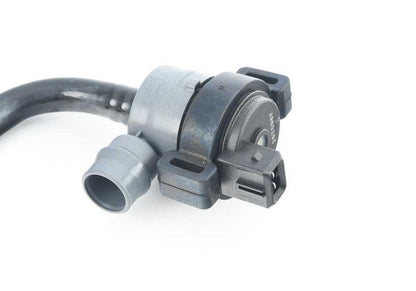 Válvula de ventilación del depósito con tubo OEM 13908601847 para BMW G30, G30N, G11, G11N, G12, G12N, G14, G15, G16, G05, G06, G07. Original BMW.