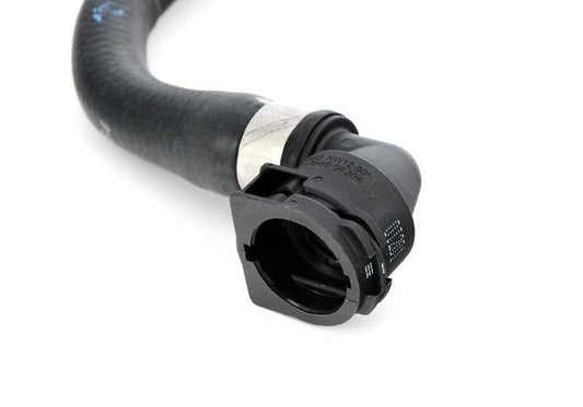 Tubo conexión bomba agua a bloque motor OEM 11537848505 para BMW F87, F80, F82, F83 M2, M3, M4 con motor S55. Repuesto original BMW.