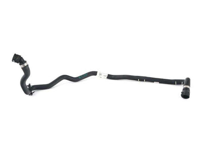 Tambuco di radiatore refrigerante per la BMW 1 F20N Serie, F21N Serie 2 F22, F22N, F23, F23N Series 3 F30n, F31N, F34N, F35N Series 4 F32, F32N, F33, F33N, F36, F36N (OEM 1712861659). BMW originale.