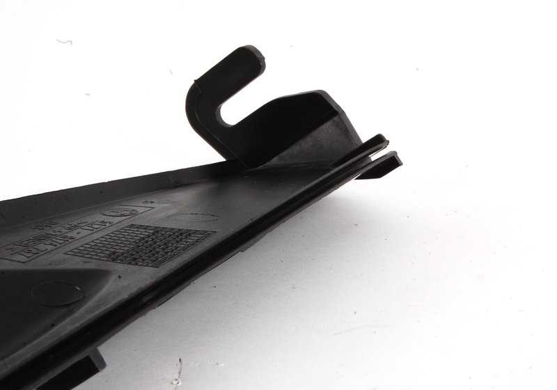 Panel lateral izquierdo del compartimento del motor OEM 51718174737 para BMW E39. Original BMW.
