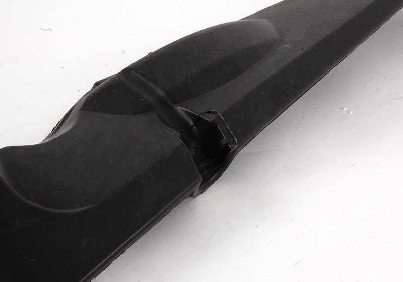 Panel lateral izquierdo del compartimento del motor OEM 51718174737 para BMW E39. Original BMW.